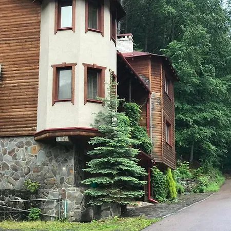 Elf-cottage Bed and breakfast Tur'ya Paseka